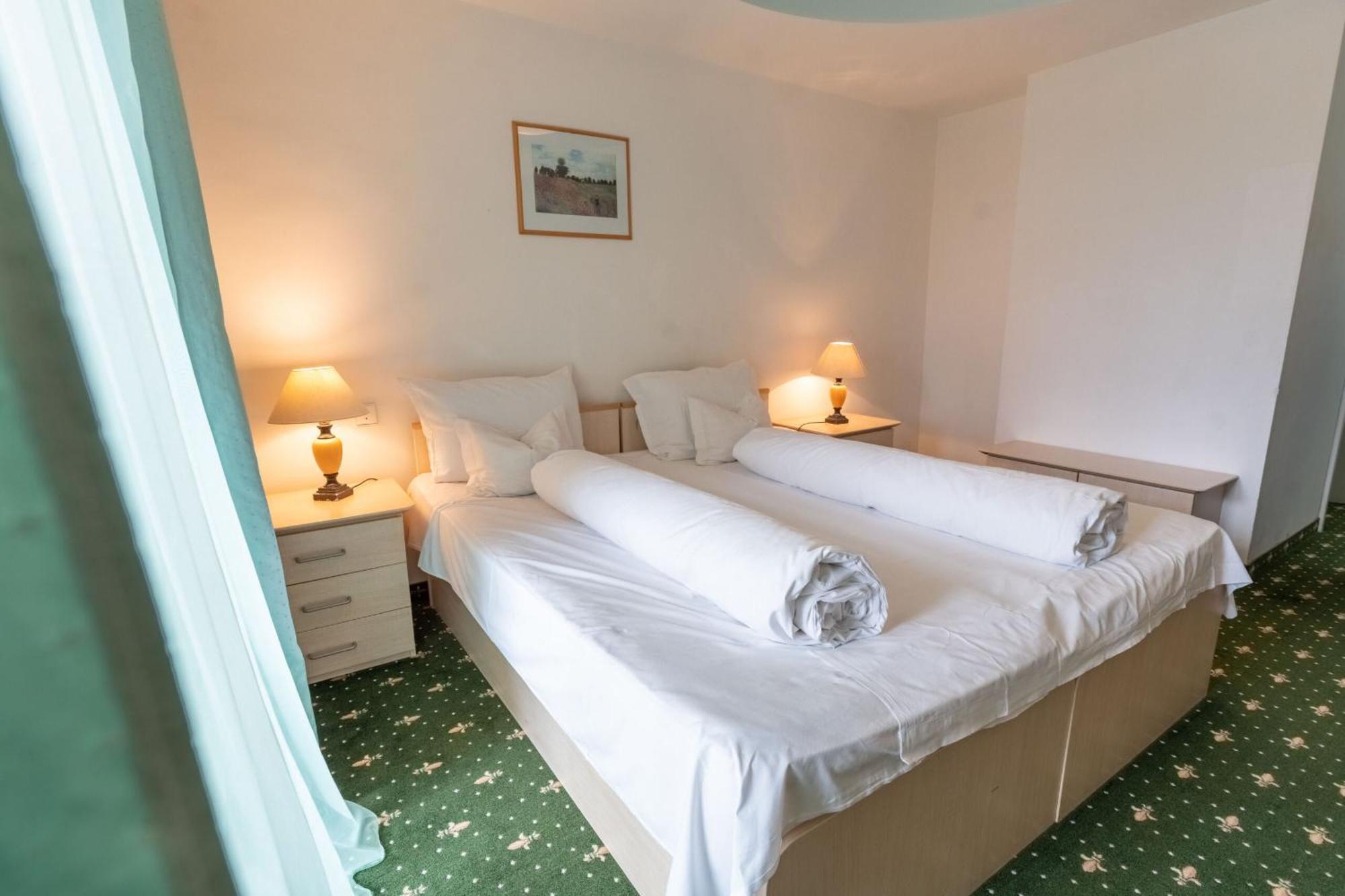 Hotel Iadolina Stana de Vale Ngoại thất bức ảnh
